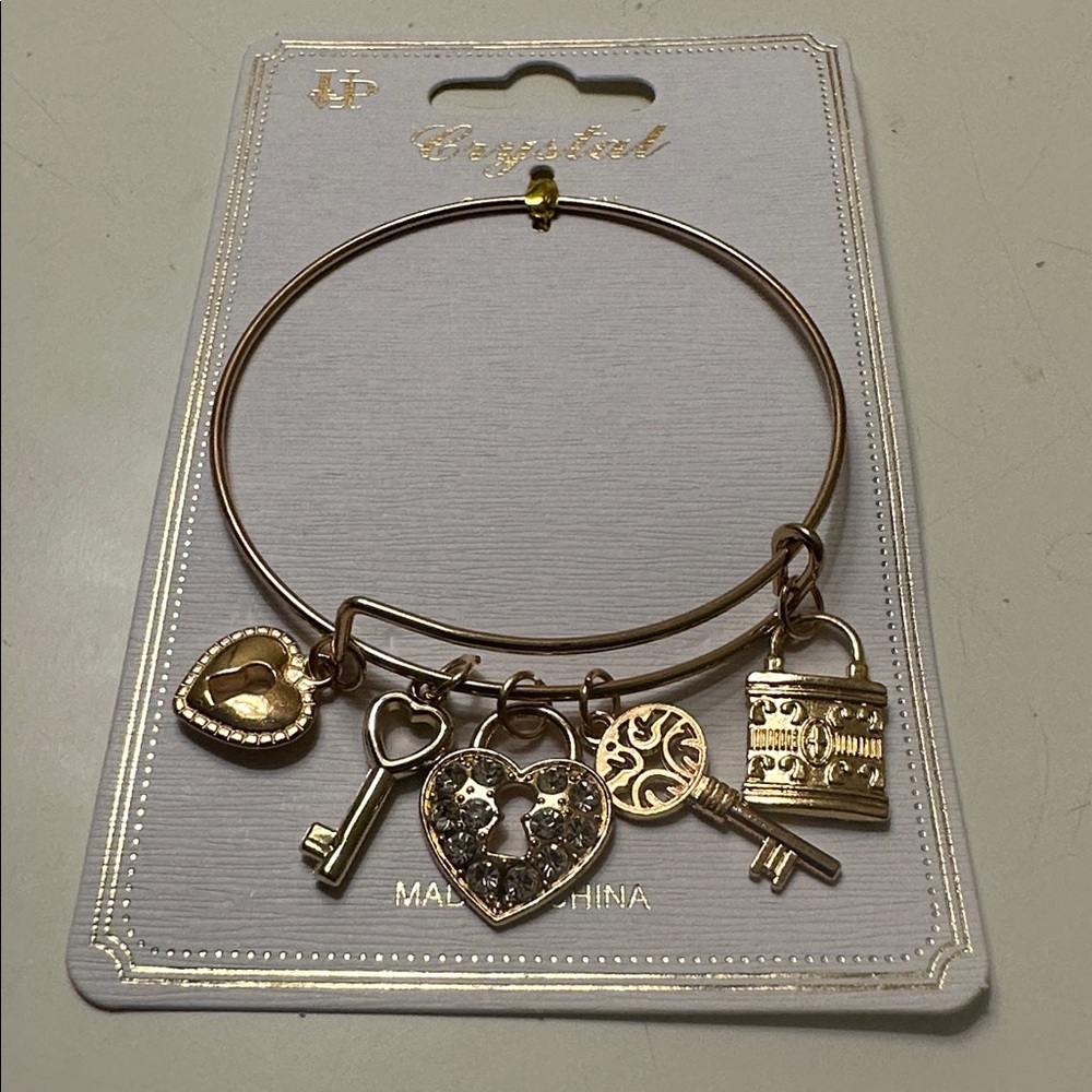 Gold Charm Bracelet with Heart and Key Pendants - Picture 2 of 7